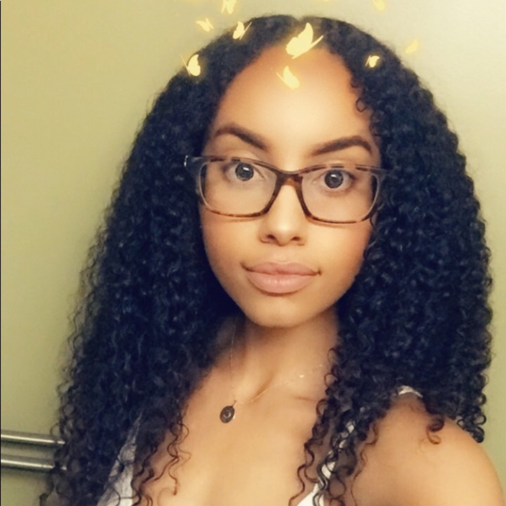 Meet your Posher, Crystal